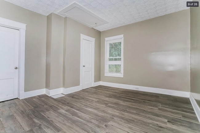 Building Photo - Cozy 2BR/1Ba house with garage