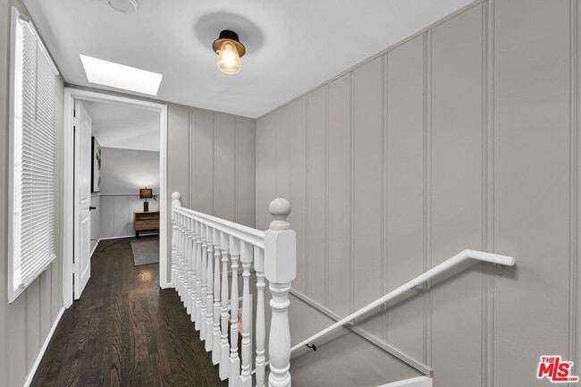 Building Photo - 560 Croft Ave