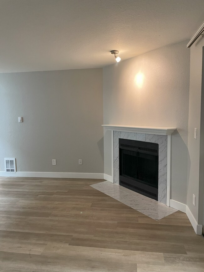 Interior Photo - Redmond Park Apts