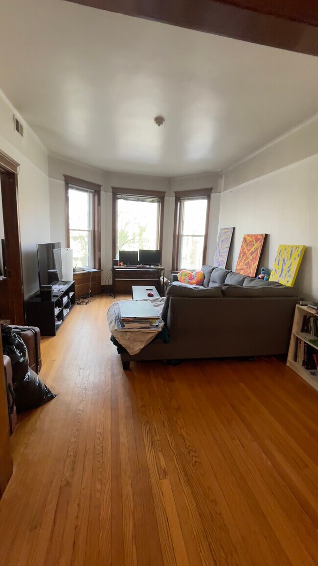 living room - 3730 N Magnolia Ave