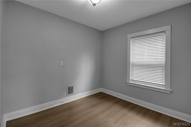 Building Photo - 800 Amherst St