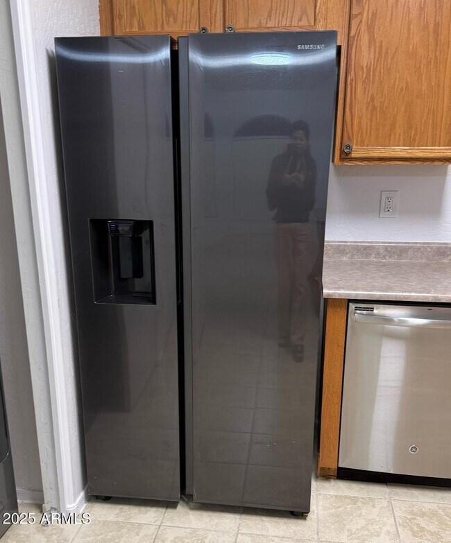 Building Photo - 2221 E Union Hills Dr