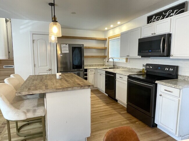 Building Photo - 134 Kilgore St