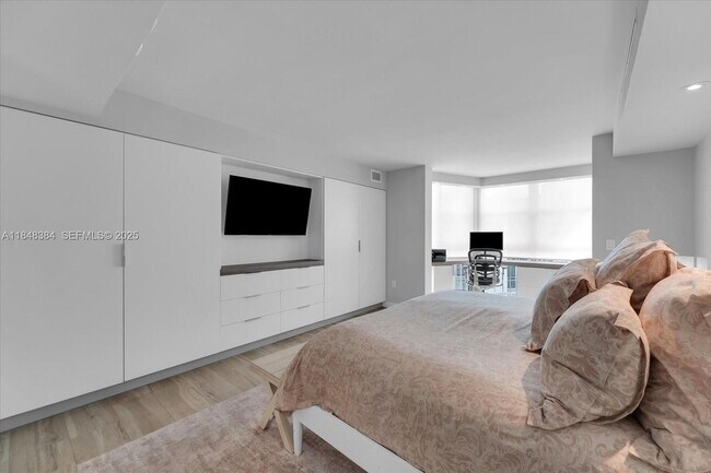 Building Photo - 600 Grapetree Dr