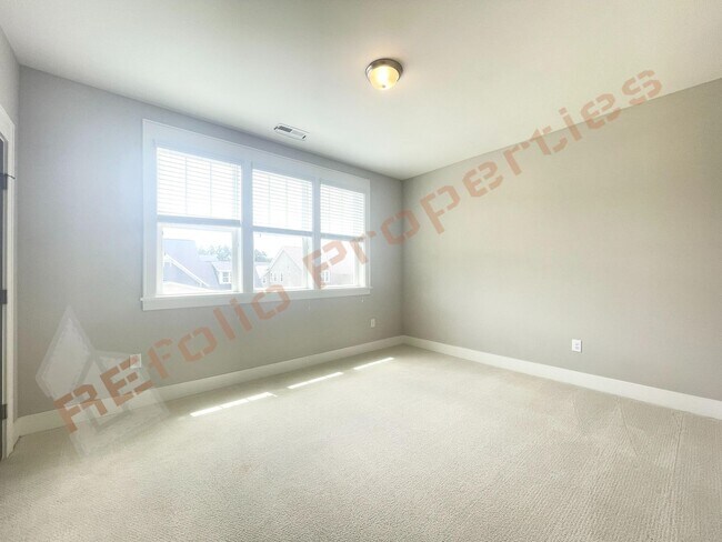 Building Photo - 413 Ancient Oaks Dr