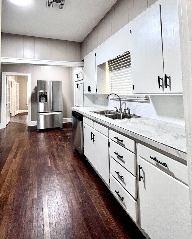 Building Photo - 2808 Morrow Ave