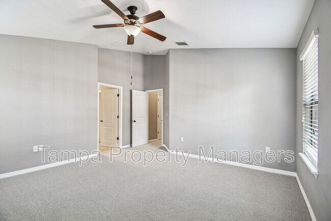 Building Photo - 5704 Kingletsound