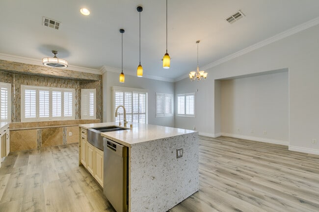 Building Photo - 4105 Demoline Cir