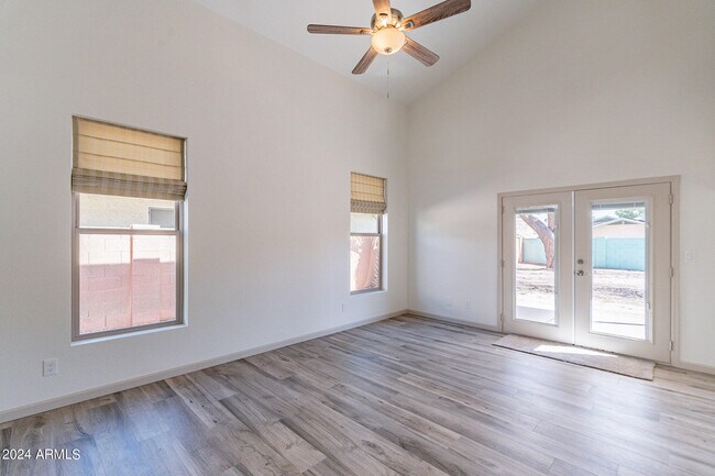 Building Photo - 4131 E Contessa St