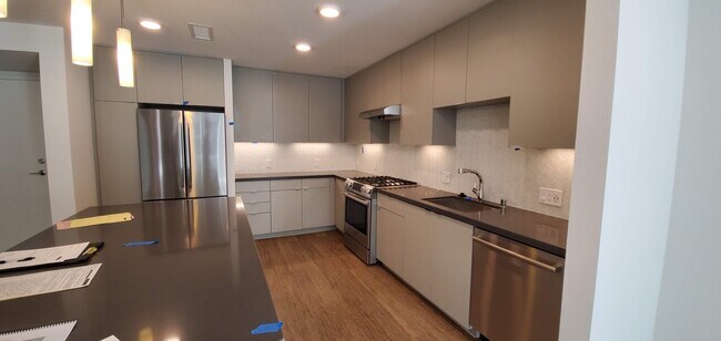 Kitchen - 3835 Heart Cmn