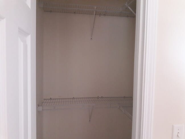 Building Photo - Lake Shore Subdivision-Port Wentworth