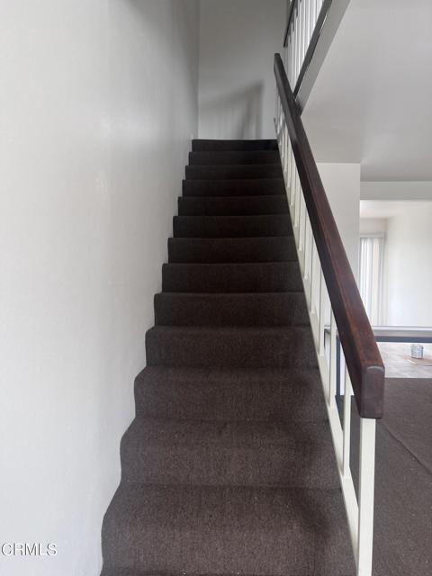 Building Photo - 233 S Ventura Rd