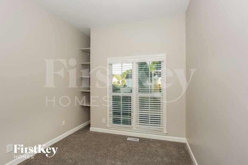 Building Photo - 3749 Bentley Pl SW