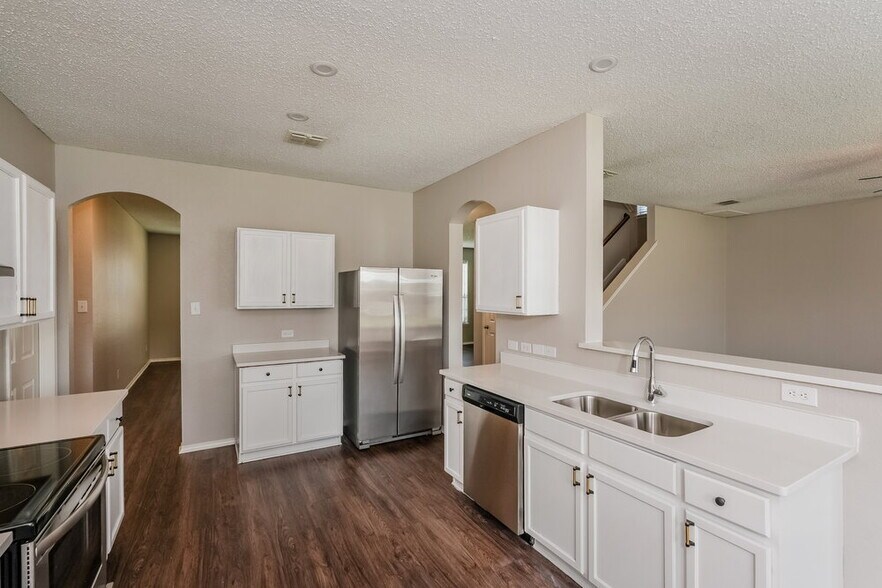 Building Photo - 1010 Hanover Dr