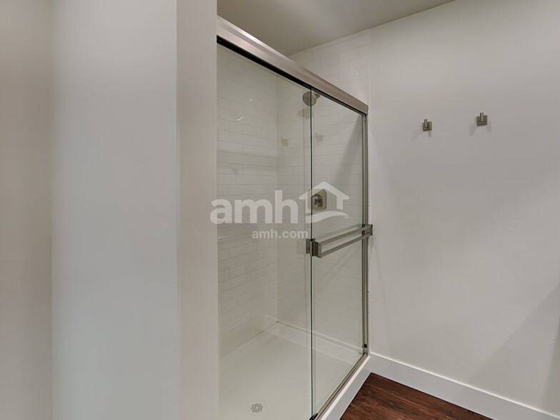Building Photo - 8015 Katriel Ct SW