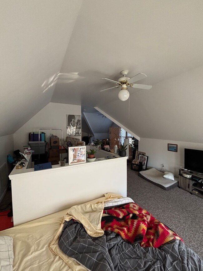 Building Photo - 122-124 E Lloyd