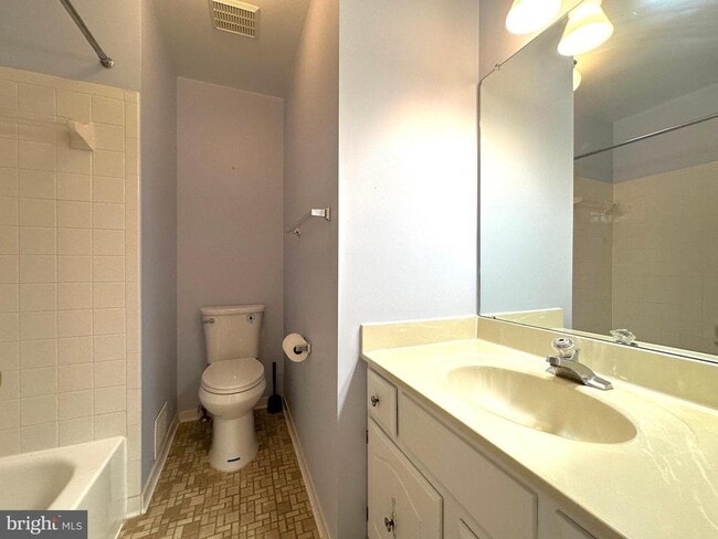 Building Photo - 5127 Kenside Ct