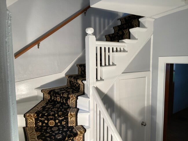 Building Photo - 834 4th St NW