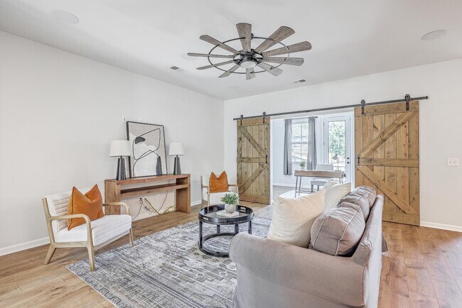 Building Photo - 132 McClellan Way