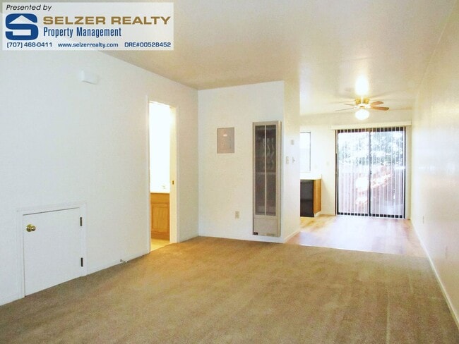 Building Photo - 880 S Orchard Ave