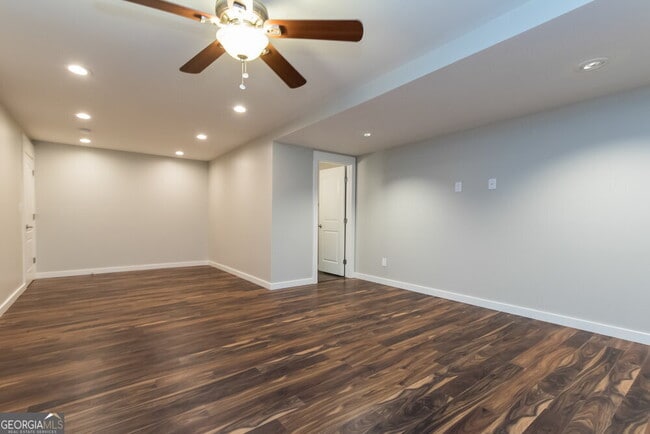 Building Photo - 234 Oak Glen Dr