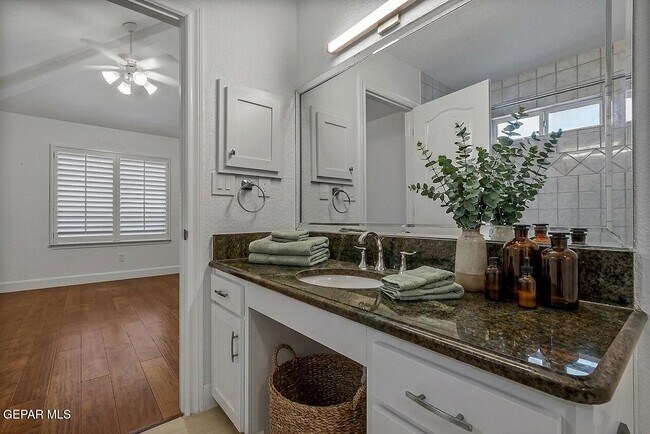 Building Photo - 6528 Calle Placido Dr