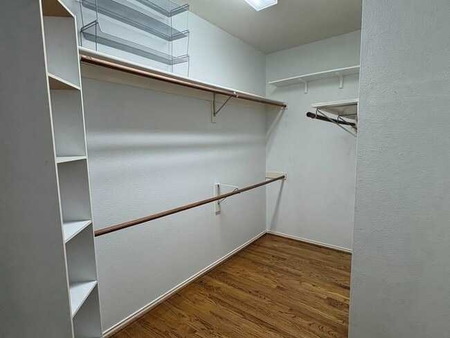 Building Photo - 2027 St Anne Dr