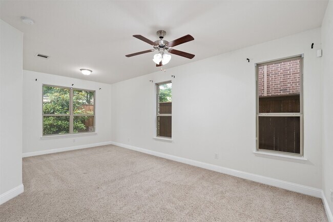 Building Photo - 8705 Tutbury Pl