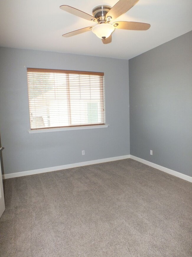 Building Photo - 3/2.5 2300 sf Cameron Park home