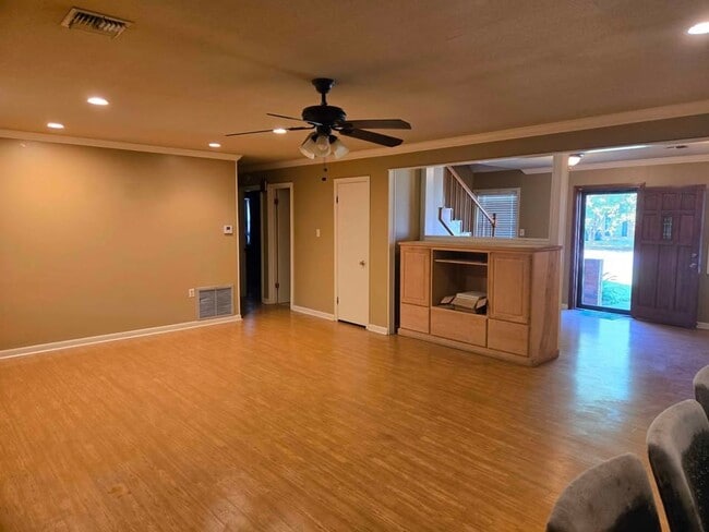 Building Photo - FOR RENT in LAFAYETTE!