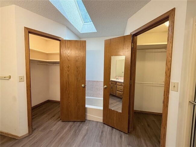 Building Photo - 2972 N John Wayne Dr