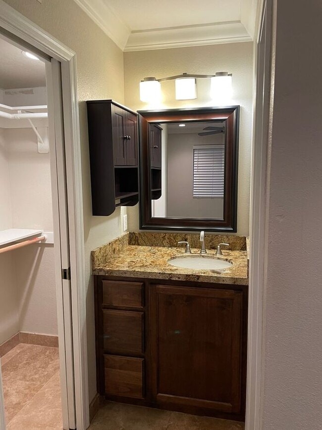 Building Photo - COMING SOON! Beautiful 2 Bed/2 Bath Condo ...