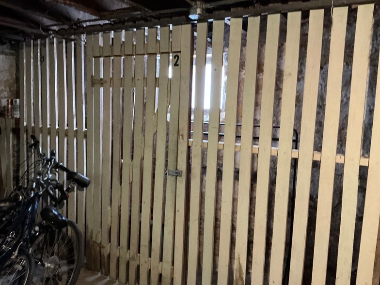 Building Photo - 1111 E Johnson St