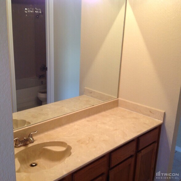 Building Photo - 6211 Valley Forge Ct
