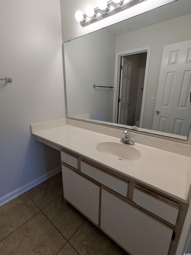 Building Photo - 627 Waterway Village Blvd