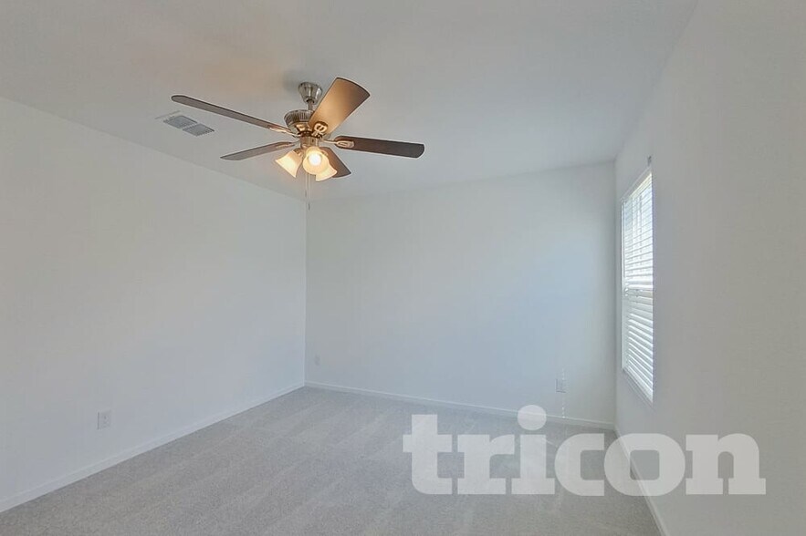 Building Photo - 907 Ponderosa Ln