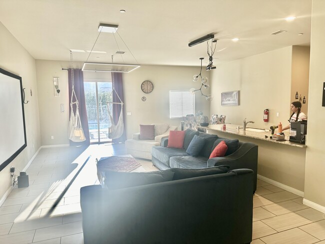 Building Photo - 31715 Avenida Alvera
