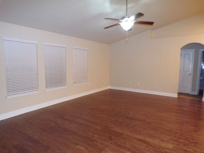 Building Photo - 3-Bed Craftsman-Style Home - Corner Lot