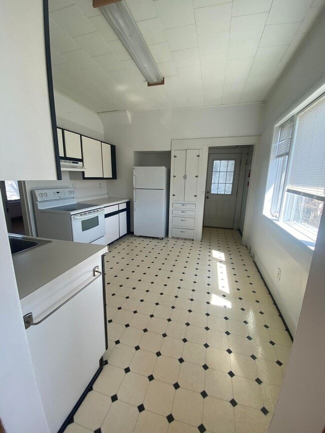 Building Photo - 1116 N Central Ave