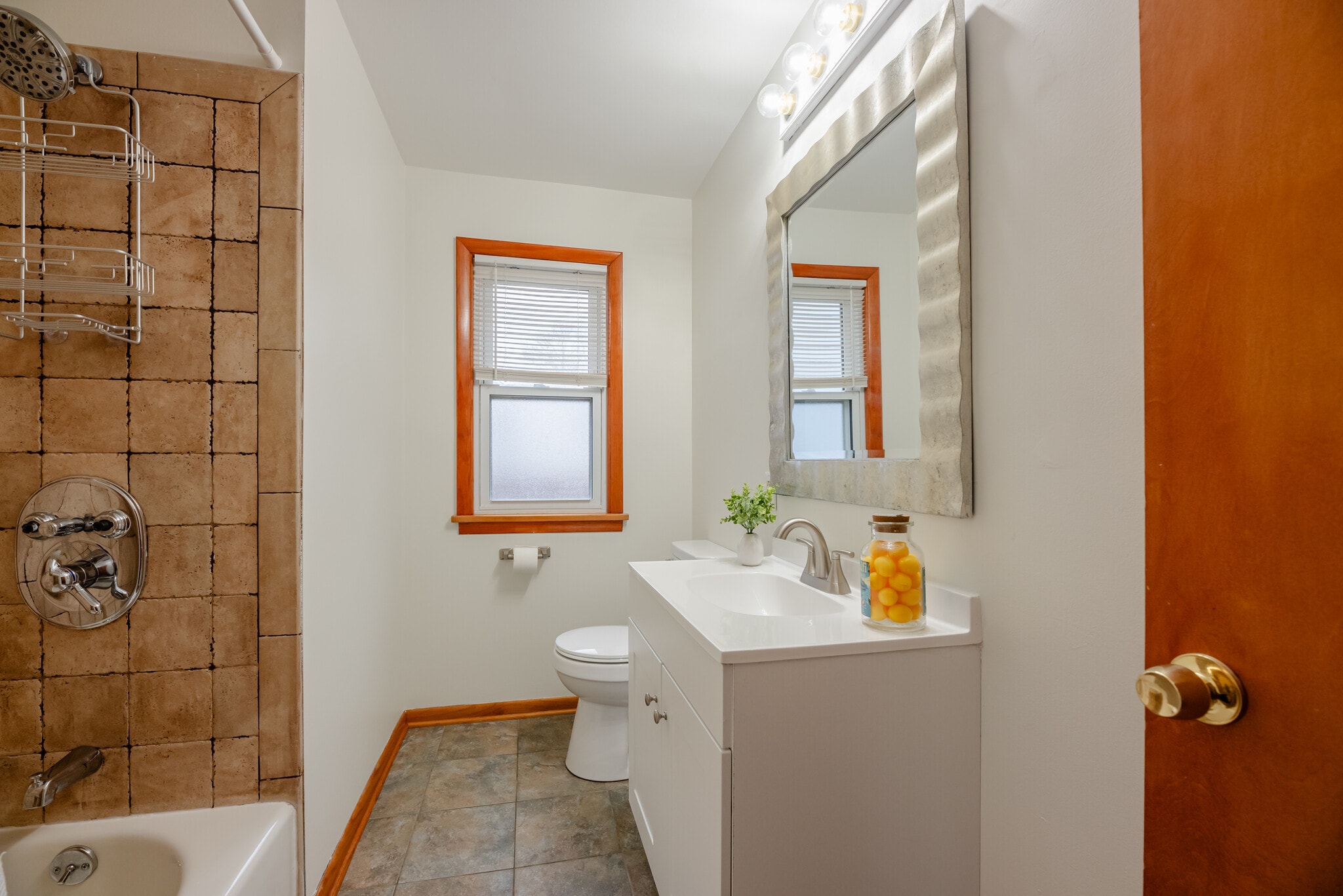 Building Photo - 416 W Spruce St