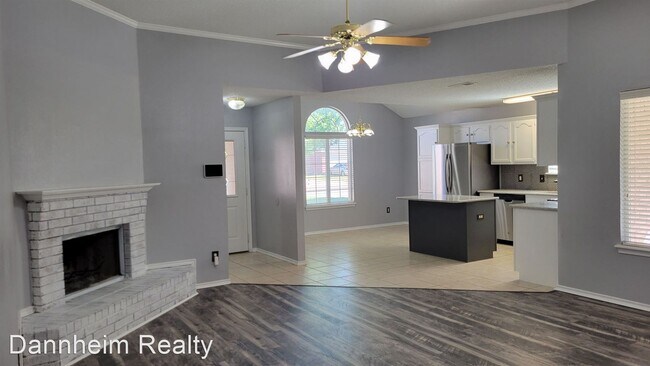 Building Photo - 3 br, 2 bath House - 10610 Boston Ave