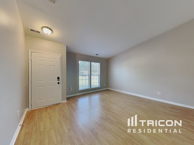 Building Photo - 104 N Tanninger Rd