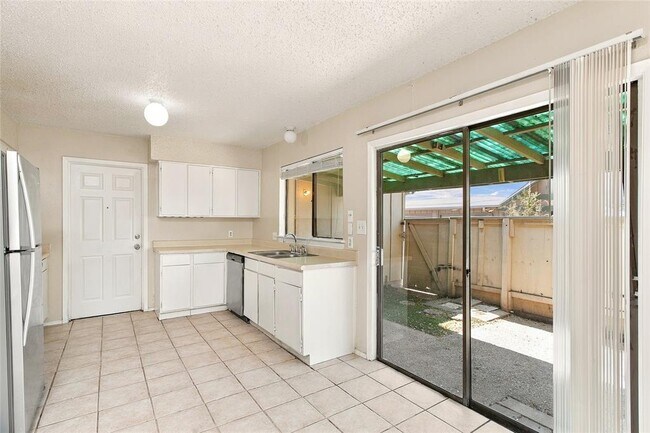Building Photo - 902 Park Village Cove