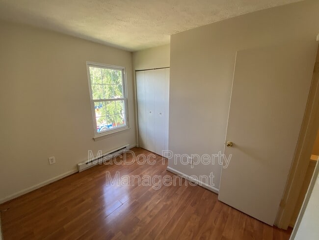 Building Photo - 624 Highview Ct