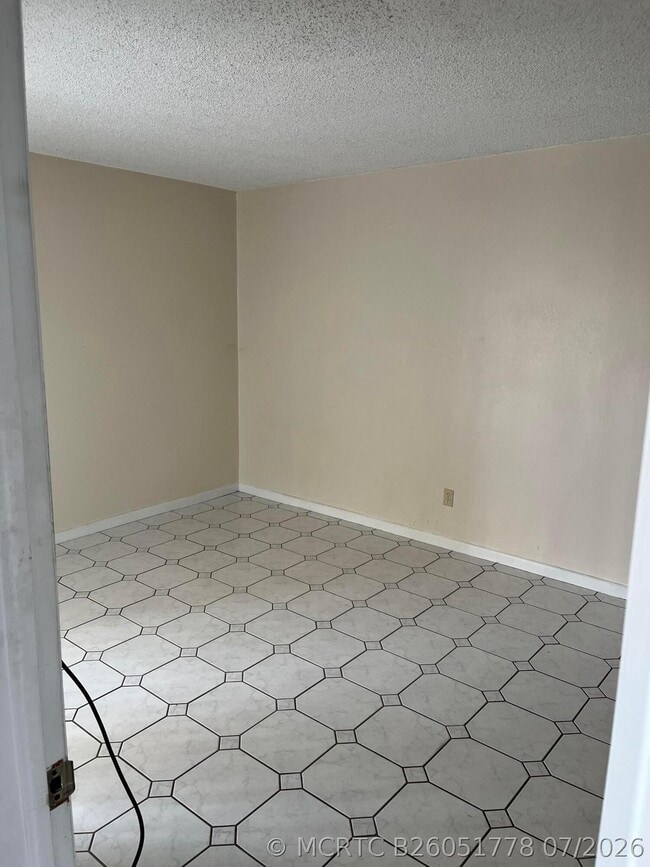 Building Photo - 3396 Foxcroft Rd