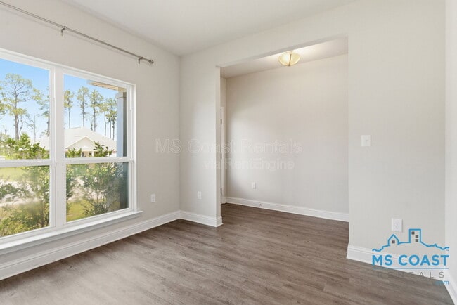 Building Photo - 5723 Overland Dr