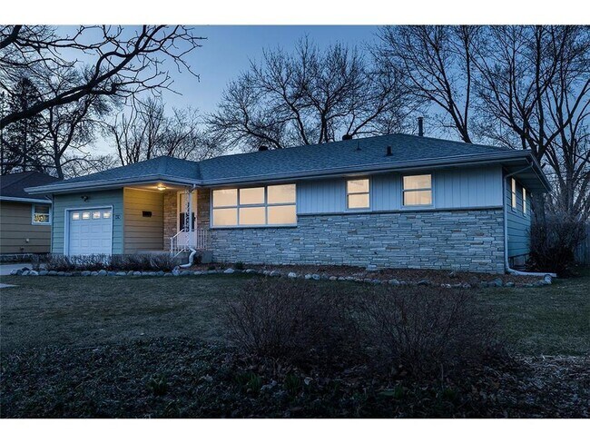 Building Photo - 6418 37th Ave N
