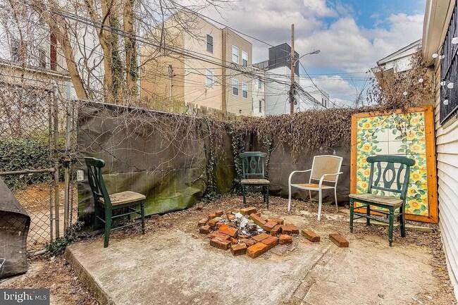 Building Photo - 1624 Edgley St