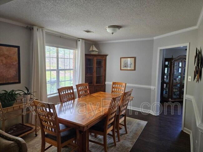 Building Photo - 4720 Waltons Cir