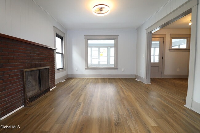 Building Photo - 442 Plymouth Ave